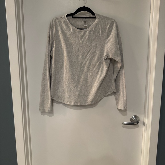 SKIMS Heather Gray Long Sleeve Women's Tee - Picture 5 of 5